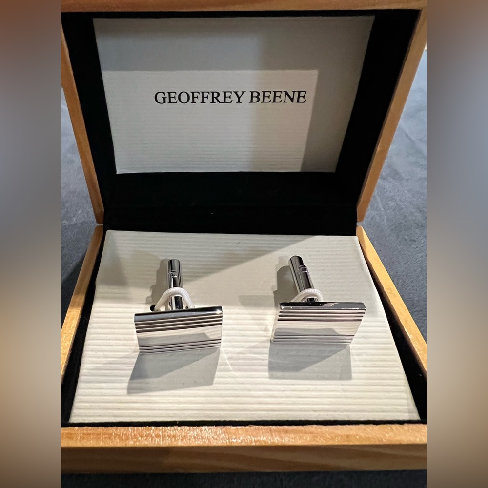 GEOFFREY BEENE Silver Cuff Link , like new only worn once
